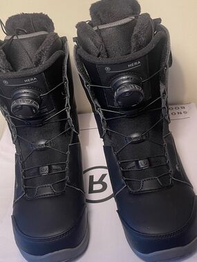 Hera Black Women’s Snowboard Boots NWT